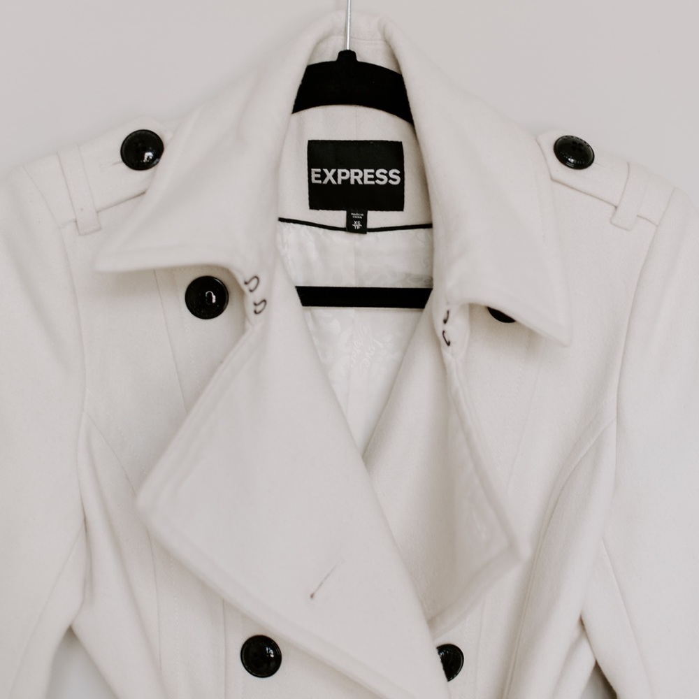 Express white coat - Picture 2 of 2